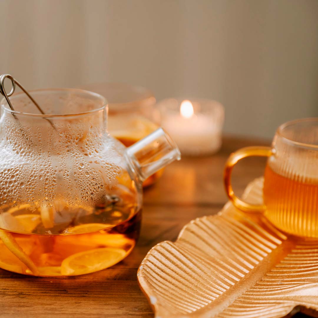 Rituali quotidiani di benessere naturale: infusi alle erbe, candele e momenti di relax per prendersi cura di sé